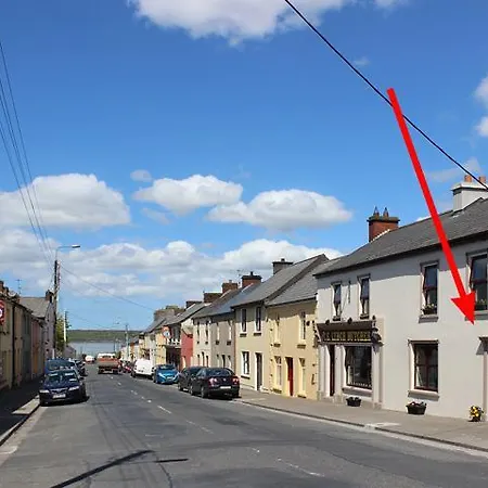 Lynch's Townhouse Glin