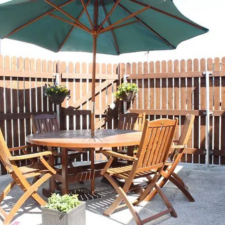 Bed & Breakfast Lynch's Townhouse 3*
