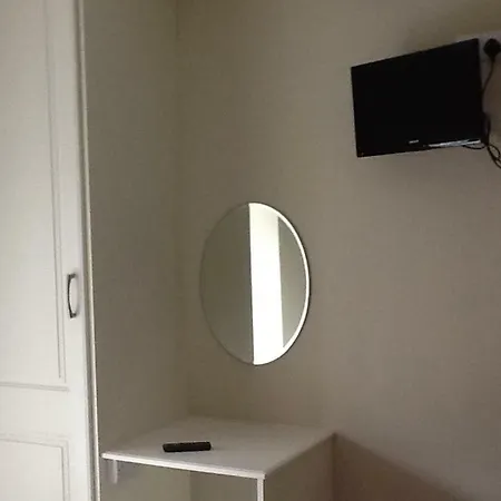 Lynch's Townhouse 3*